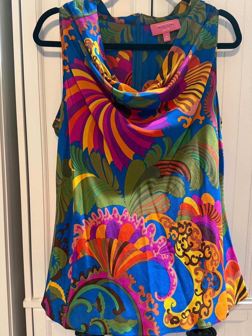 Banana Republic Trina Turk collection satin print cowl neck top 14 EUC
